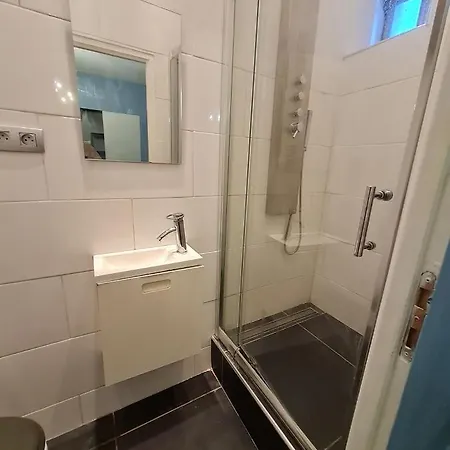 Intra Muros 8 Personnes Climatisé Wifi Stationnement Facile * Avignone