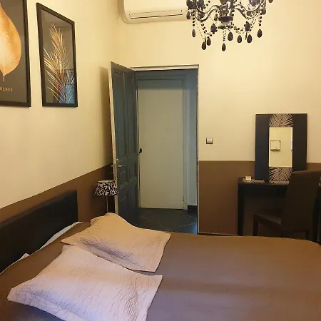 Intra Muros 8 Personnes Climatisé Wifi Stationnement Facile * Avignone